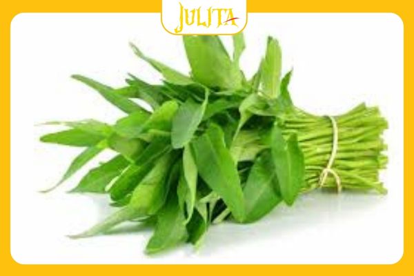 Bấm khuyên tai kiêng gì? Rau muống